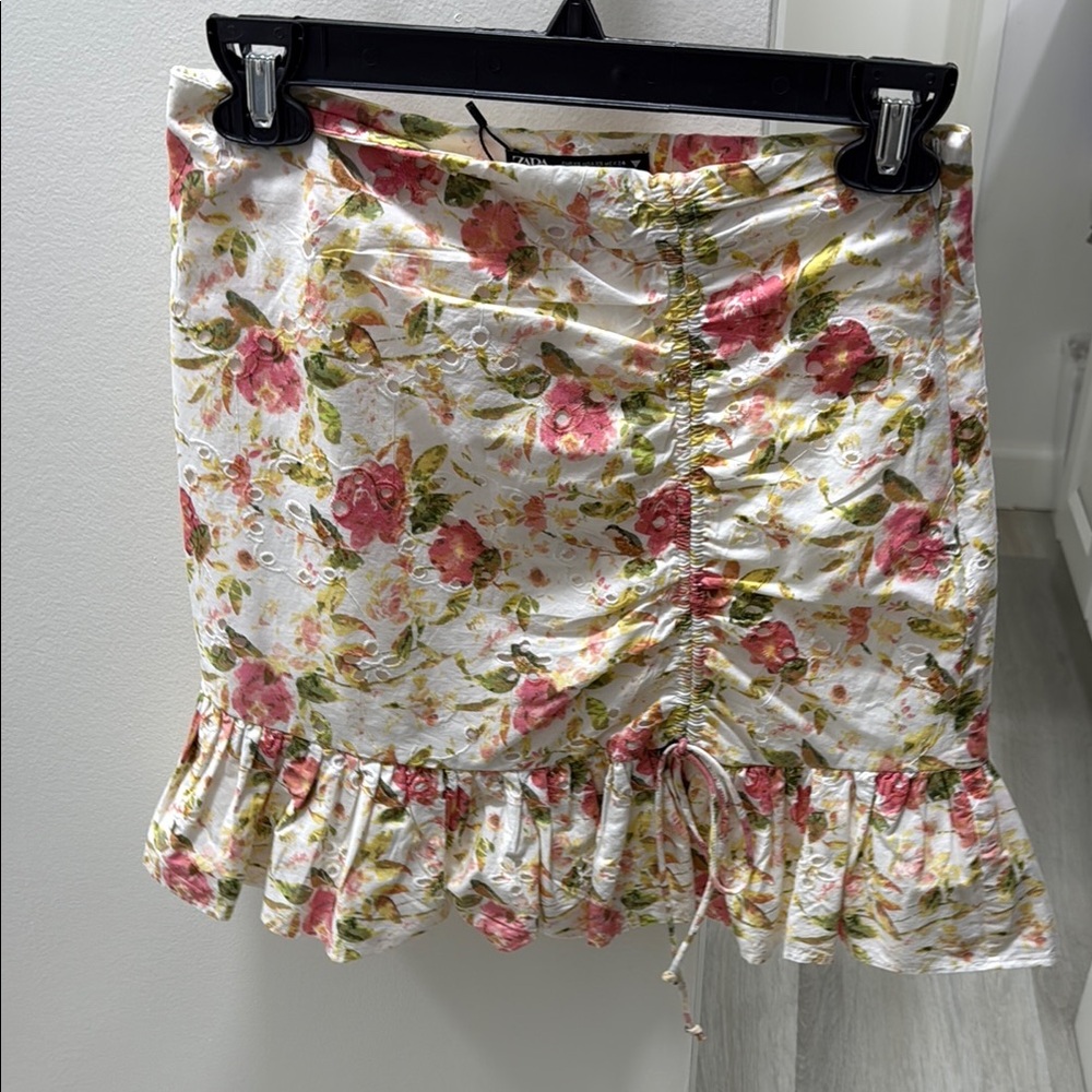 Zara Cream Bubble Mini Skirt with Ruched Ruffles